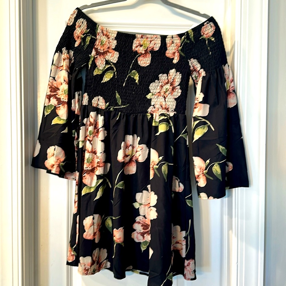 Black pink green  Floral mini dress with bell 3/4 bell sleeves